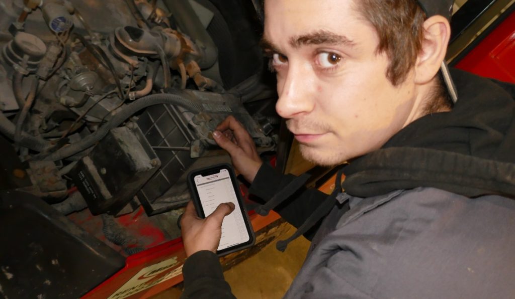 forklift operator uses Mastercheck forklift inspection app